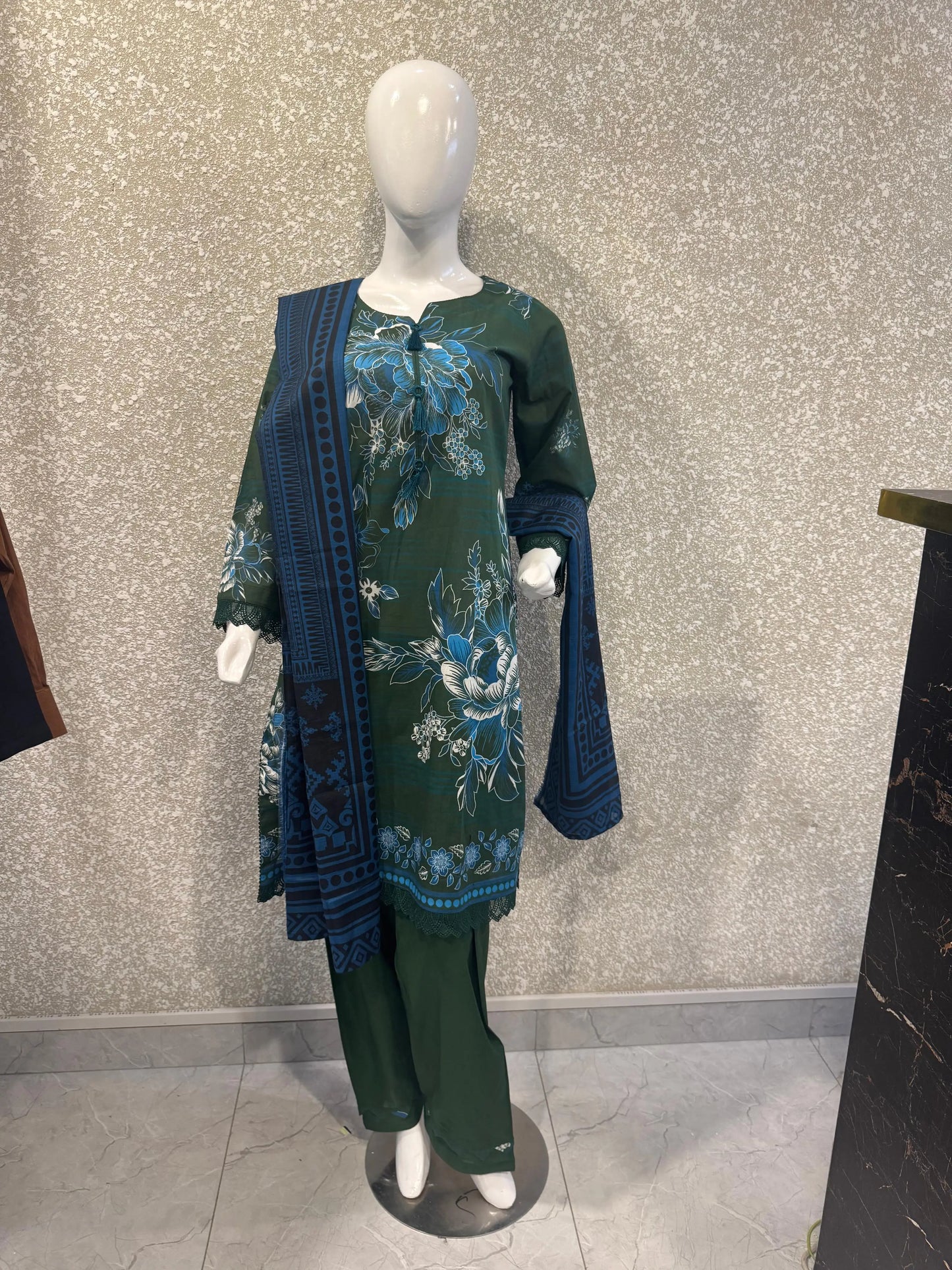 Premium Ladies Lawn Stitched - Emerald green